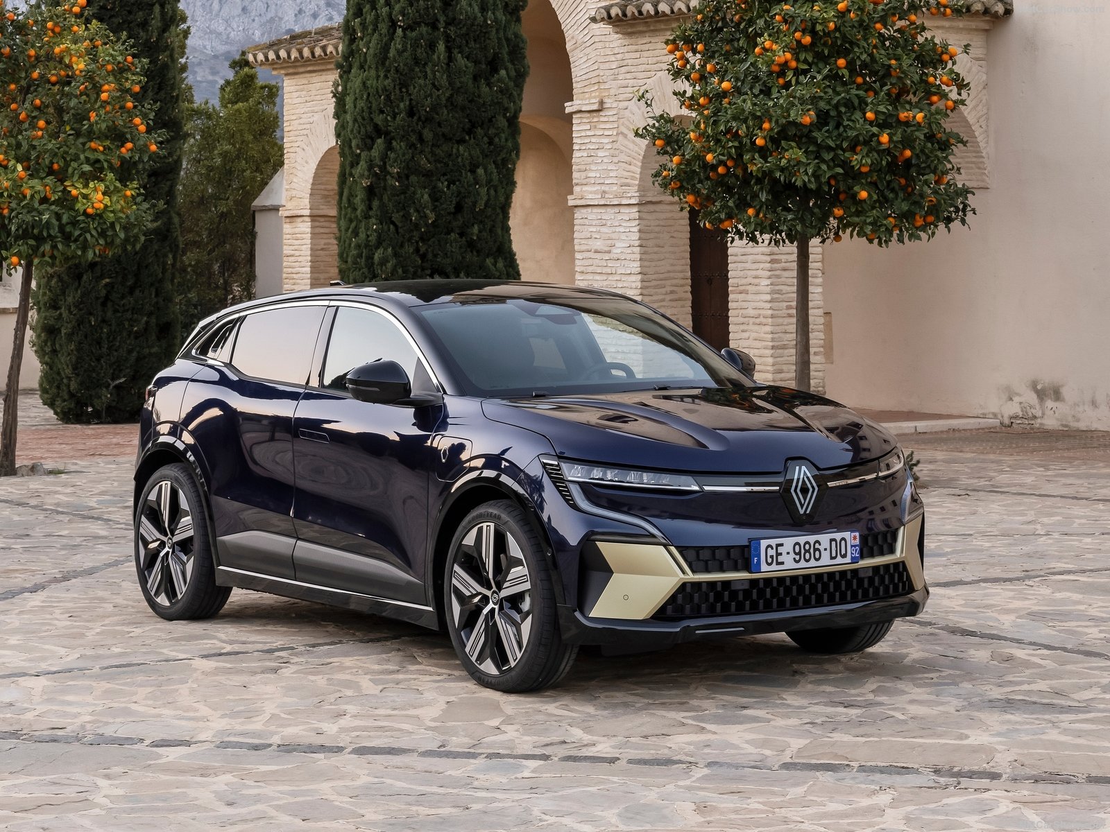 Novi! Automati za Renault Megane E-Tech 100% electric 2022-